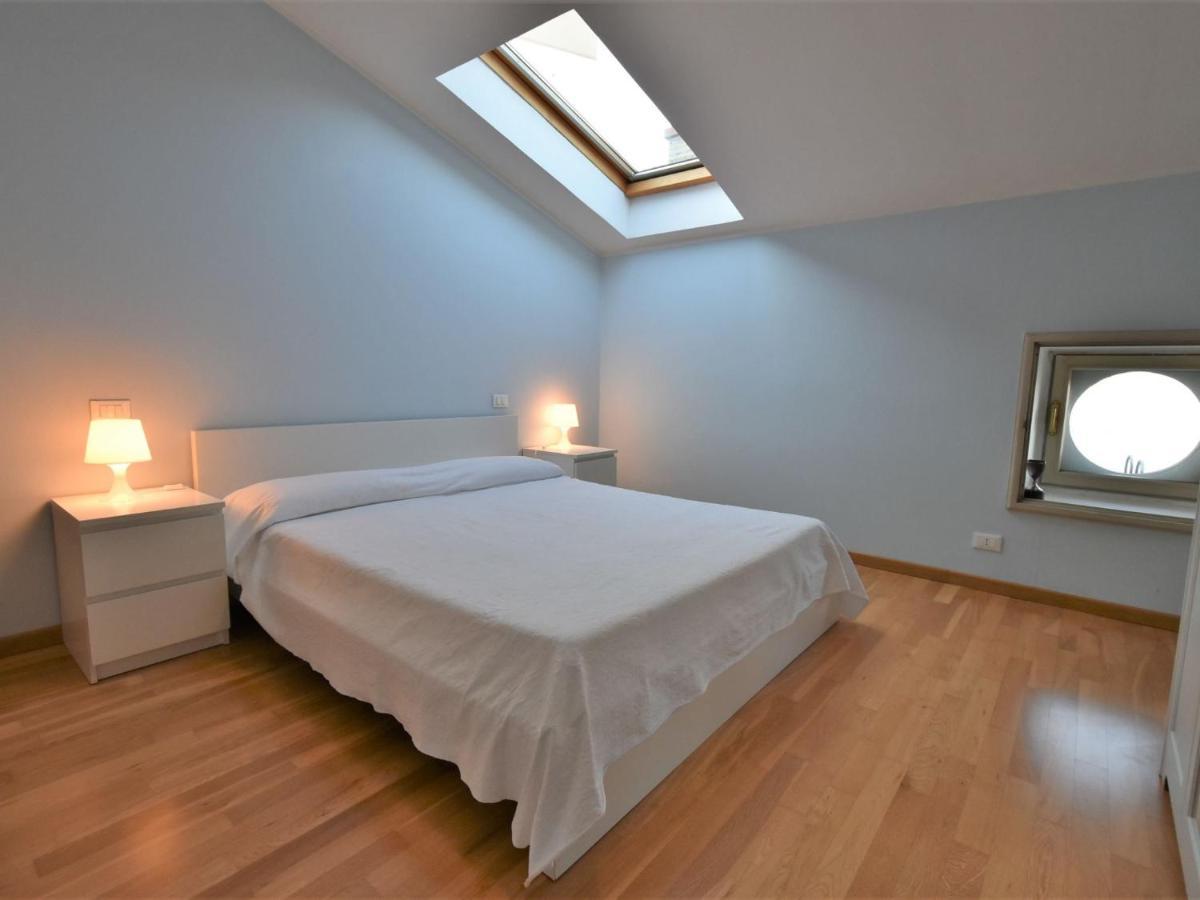 איסאו Apartment Duomo Mansarda By Interhome מראה חיצוני תמונה