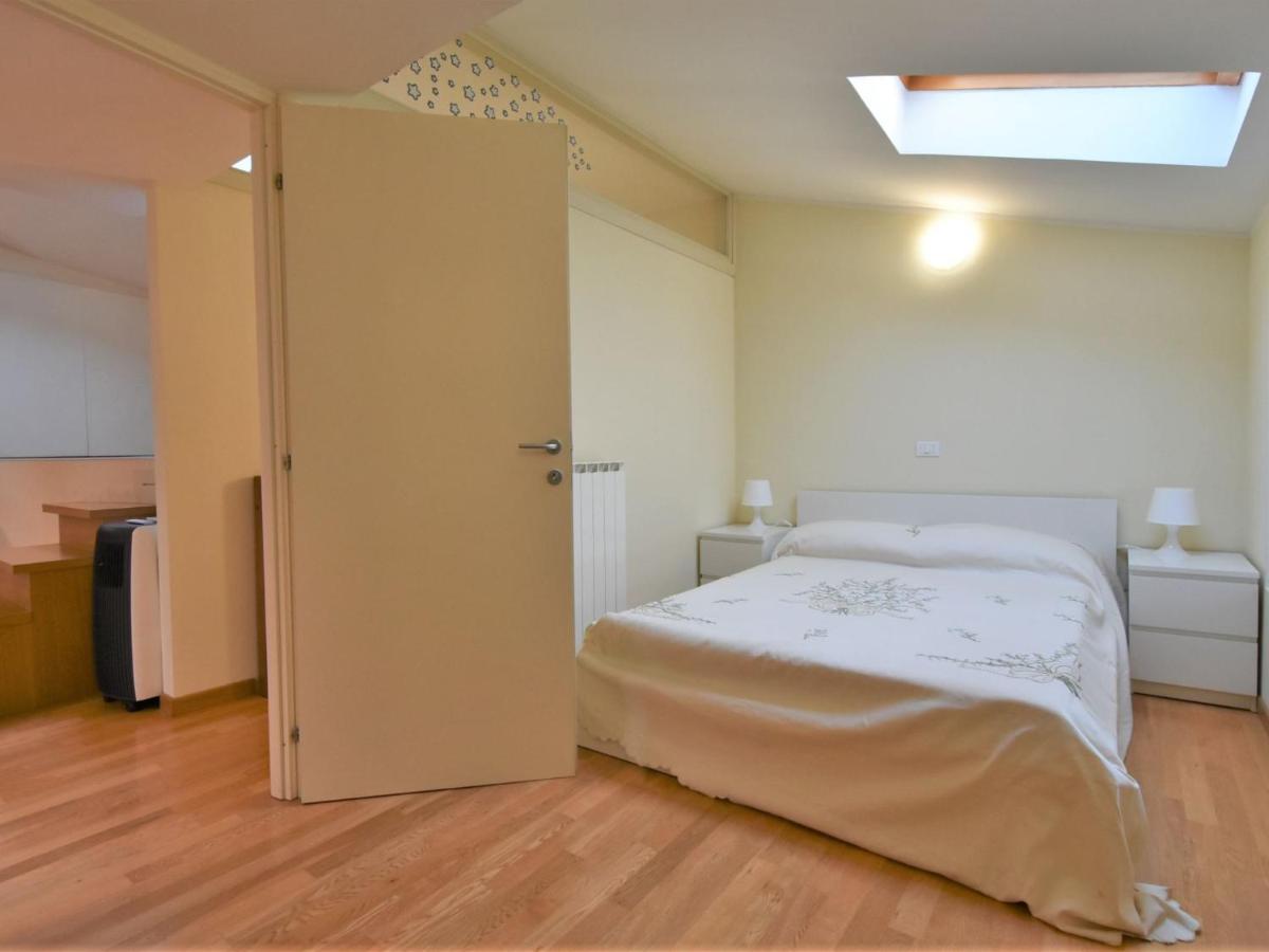 איסאו Apartment Duomo Mansarda By Interhome מראה חיצוני תמונה