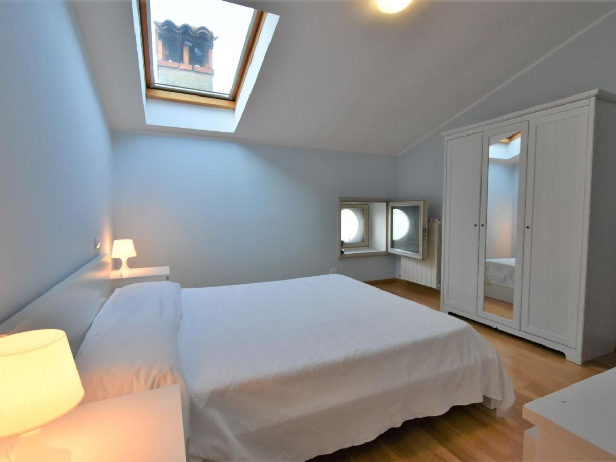 איסאו Apartment Duomo Mansarda By Interhome מראה חיצוני תמונה